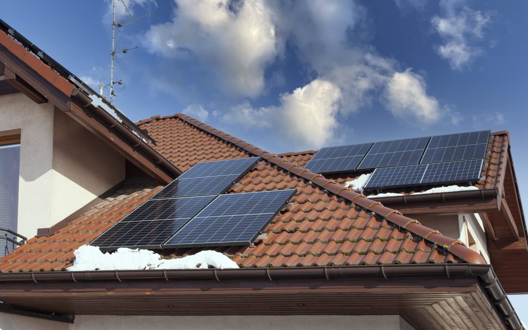 How Solar Panels Thrive in Cold Weather